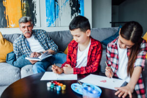 fpmomtips parental guide by famousparenting